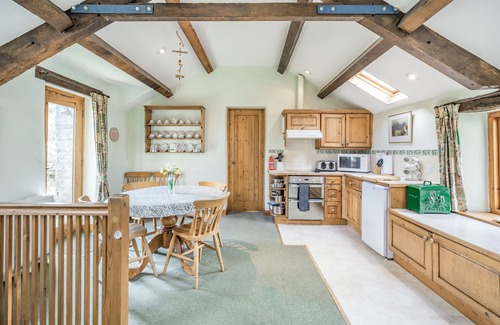 Kendal Cottage | MORESDALE BANK COTTAGE, family friendly, with open fire in Kendal
