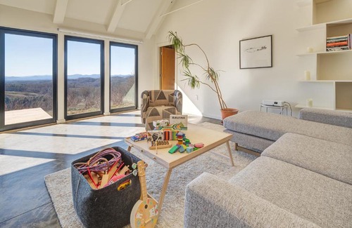 Marshall House | Morgan Branch Cabin in Marshall