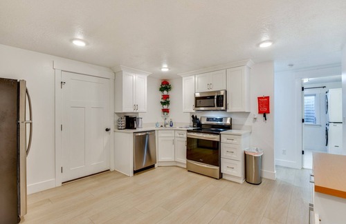 Morgan Apartment | Morgan Retreat: A Modern Family Getaway