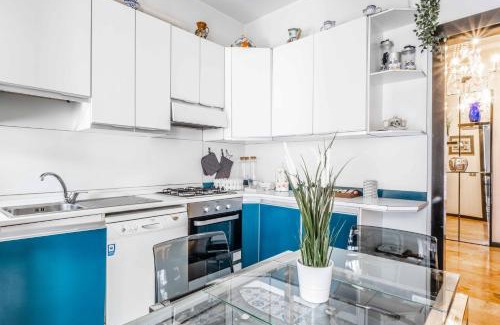 Milan Apartment | Morgantini House San Siro-Duomo "Netflix & Terrace"
