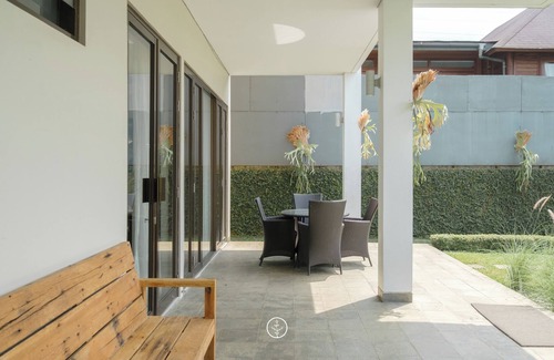 Bandung Villa | Morning Glory Mountain View 4BR Villa with Pool