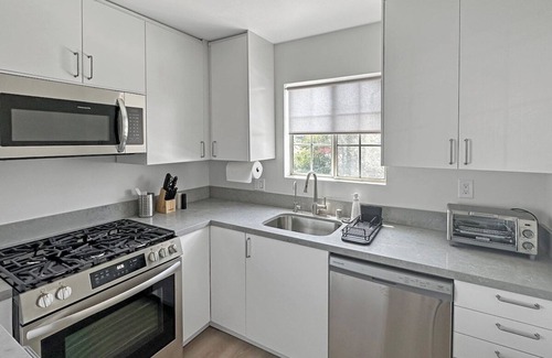 McManus Apartment | Morning Glow Modern Apartment in Culver City