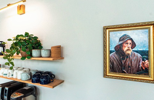 Gold Beach House | Morning Star Lookout- Walk to Beach! Ocean Views!