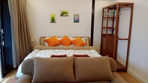 Kamphaeng Saen House | Morocco Blue cafe by Chilong River Farm Resort