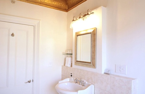Parkside House | Morrill Mansion | 2 | Self Check In | Parking