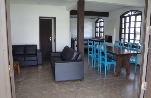 Morrinhos House | Morrinhos - Large house, steps from the sea, complimentary wifi