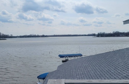 Noblesville Condo | Morse Lake Condo with boat slip for rent