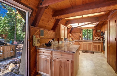 Carnelian Bay Cabin | Morway Cabin, Dog-Friendly