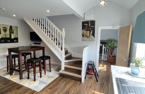 Moseley Apartment | Moseley Village Apartments