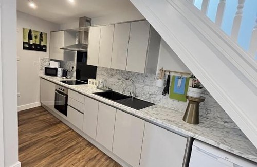 Moseley Apartment | Moseley Village Apartments