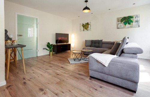 Senheim House | MoselloLodge - Luxus-Ferienhaus bis 16 Personen - Dachterrasse - Netflix - Waschmaschine