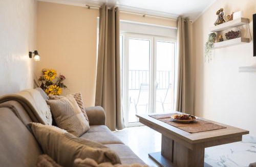 Prcanj Apartment | Moskov - Two-bedroom Ap with Sea View