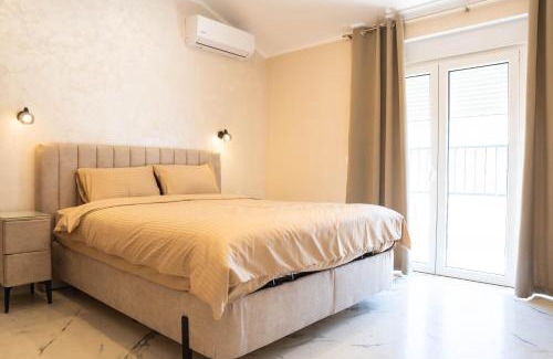 Prcanj Apartment | Moskov - Two-bedroom Ap with Sea View