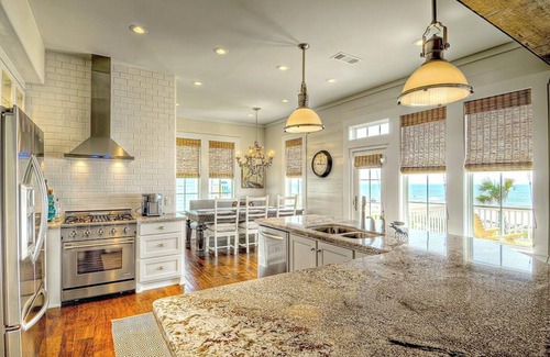 Crystal Beach House | Moss Landing-Luxury Oceanfront Getaway on Crystal Beach, TX