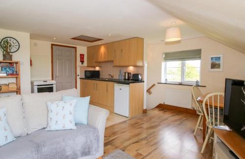 Bromlow House | Mossy Lodge