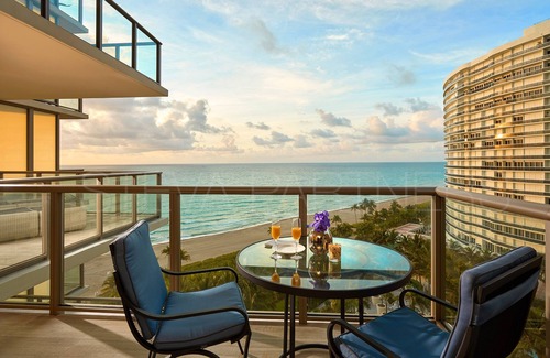 Bal Harbour Condo | Most Luxury hotel 5 stars oceanfront w. balconies - Valet & Amenities included