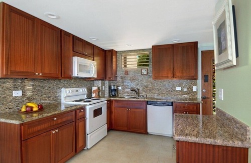 Poipu Condo | MOST STUNNING Oceanfront Views, A/c, Washer/Dryer, Kitchen, Elevator, Beach 0.5m