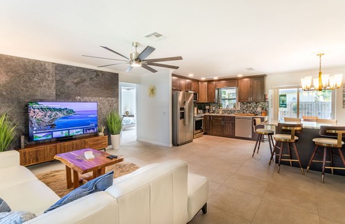 Boynton Beach House | Most Stylish Pool Home In Boynton Beach! Great area close to everything!