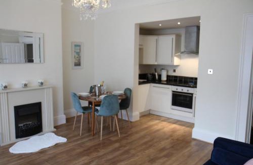 Llandudno Apartment | Mostyn Villa Free Private Parking