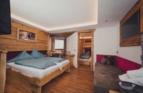 Alpendorf House | Motel ∙ 4 guests