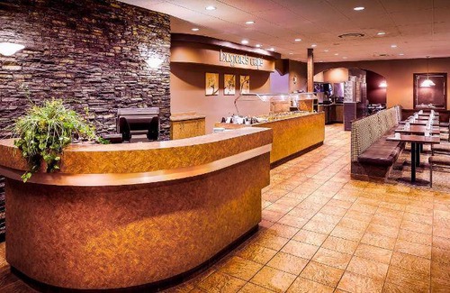 Camrose Hotel | Motel ∙ 127 guests