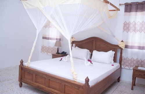 Pwani Mchangani House | Motel ∙ 16 guests