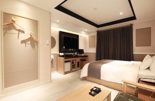 Gunsan Hotel | Motel ∙ 2 guests