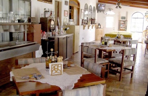 Boles Acres House | Motel ∙ 2 guests