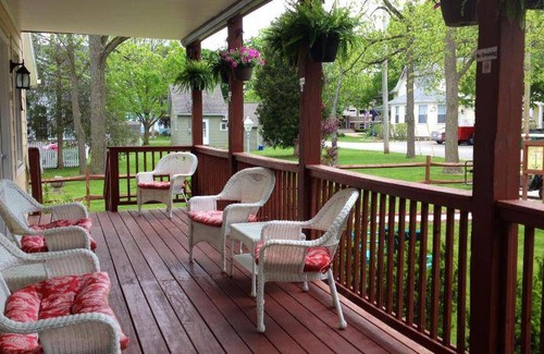 Put-in-Bay House | Motel ∙ 2 guests