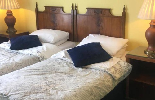 South Richmond House | Motel ∙ 3 guests