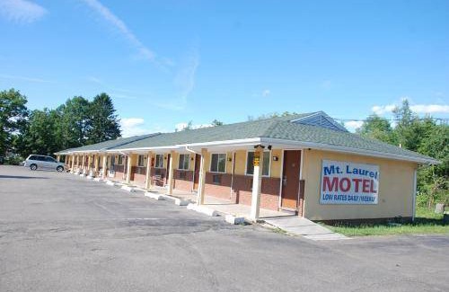 Mount Laurel Hotel | Motel ∙ 4 guests