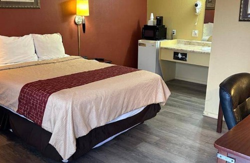 Clinton Hotel | Motel ∙ 5 guests