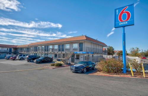 Northeast Heights Hotel | Motel 6-Albuquerque, NM - Carlisle