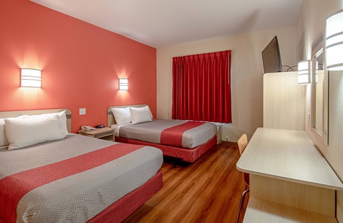 Midtown Anchorage Hotel | Motel 6 Anchorage, AK - Midtown