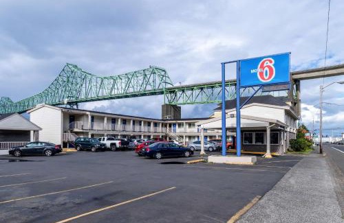 Astoria Hotel | Motel 6-Astoria, OR