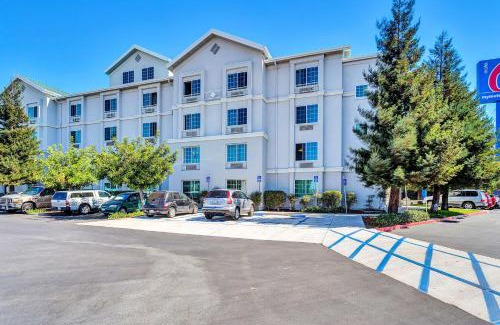 Belmont Hotel | Motel 6-Belmont, CA - San Francisco - Redwood City