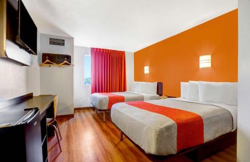 Pomerene Hotel | Motel 6-Benson, AZ