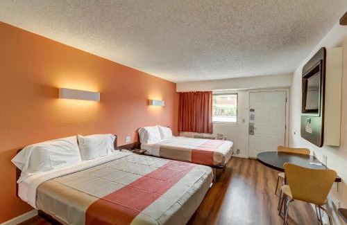 Berea Hotel | Motel 6-Berea, KY