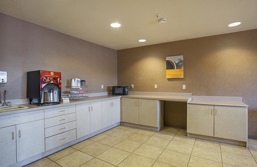 Bernalillo Hotel | Motel 6 Bernalillo, NM