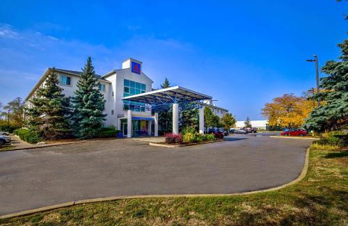 Burlington Hotel | Motel 6-Burlington, ON - Toronto West - Oakville