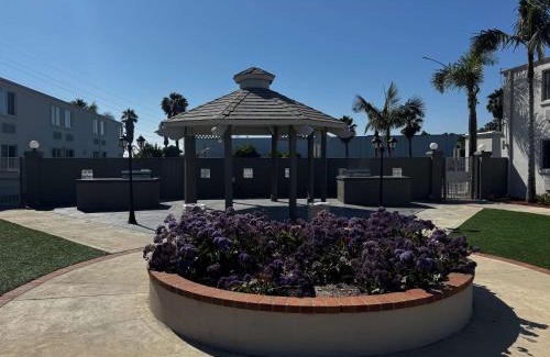 Harbor Hotel | Motel 6-Carson, CA