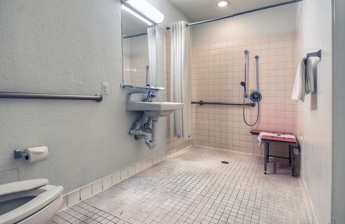 Chino Hotel | Motel 6 Chino, CA - Los Angeles Area