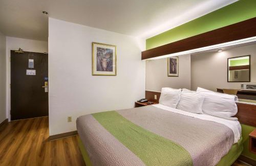 Dixon Hotel | Motel 6-Dixon, CA