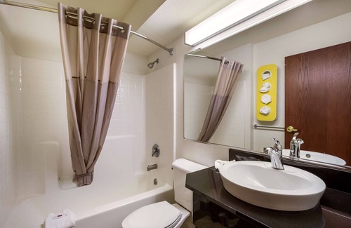 Dixon Hotel | Motel 6 Dixon, CA