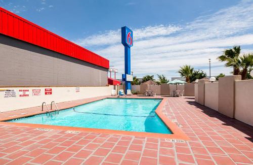 Biggs Field Hotel | Motel 6-El Paso, TX - Airport - Fort Bliss
