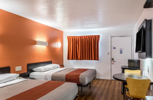 Florence Hotel | Motel 6 Florence, KY - Cincinnati Airport