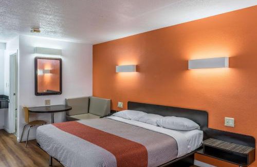Florence Hotel | Motel 6 Florence, KY - Cincinnati Airport
