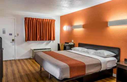 Florence Hotel | Motel 6 Florence, KY - Cincinnati Airport