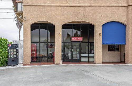 Harbor Hotel | Motel 6-Gardena, CA - South