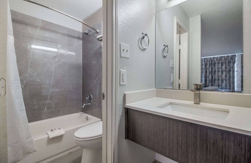 Groves Hotel | Motel 6 Groves, TX